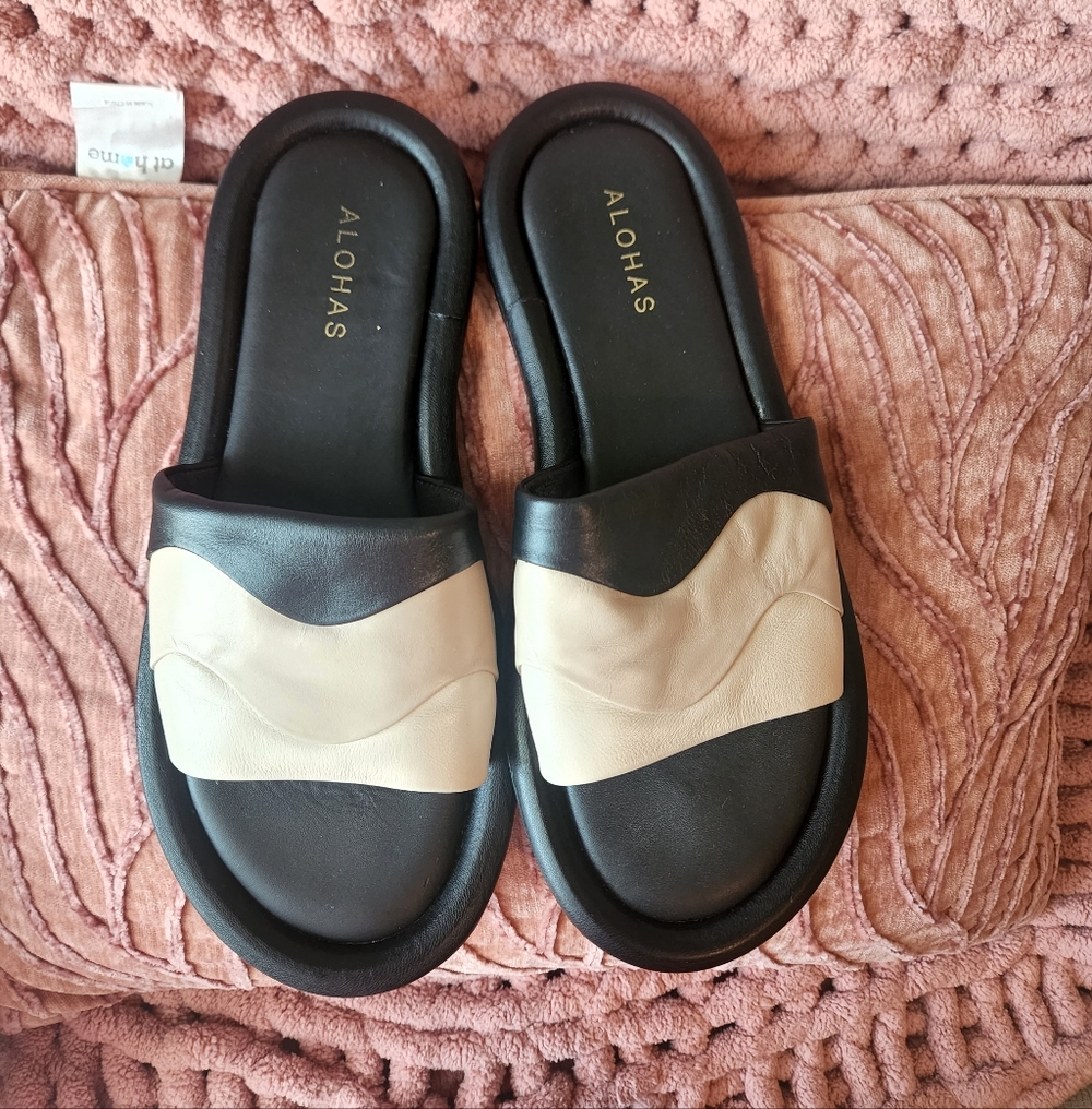 Alohas Black and Cream Women's Slides